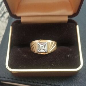 14 Gold Ring with Diamond Accent